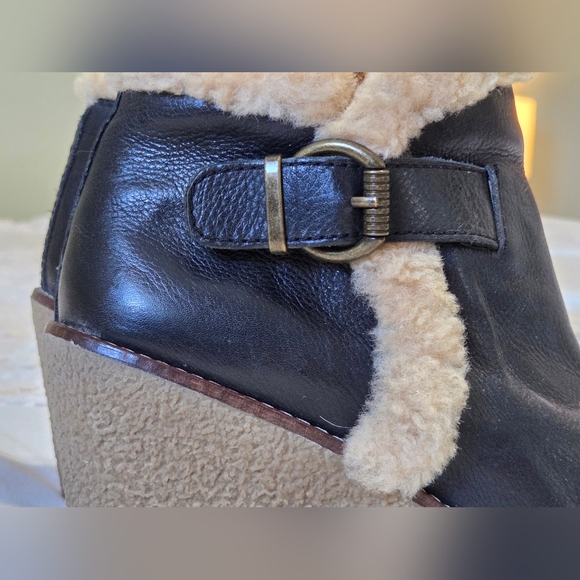Sam Edelman Black Leather Wedge Zip Up Ankle Bootie Faux Sherpa Details Sz 9 - Picture 3 of 14